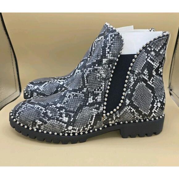 Seven Dials Womens South End Snake Print Chelsea Stud Ankle Boots Booties Sz  10 - Picture 2 of 8